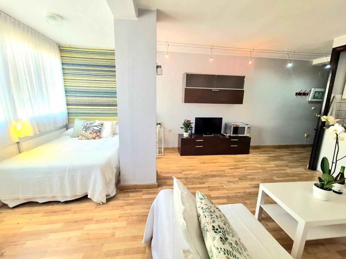 Aa Guest - El Mono De Torre Del Mar Eco Apartment Exteriör bild